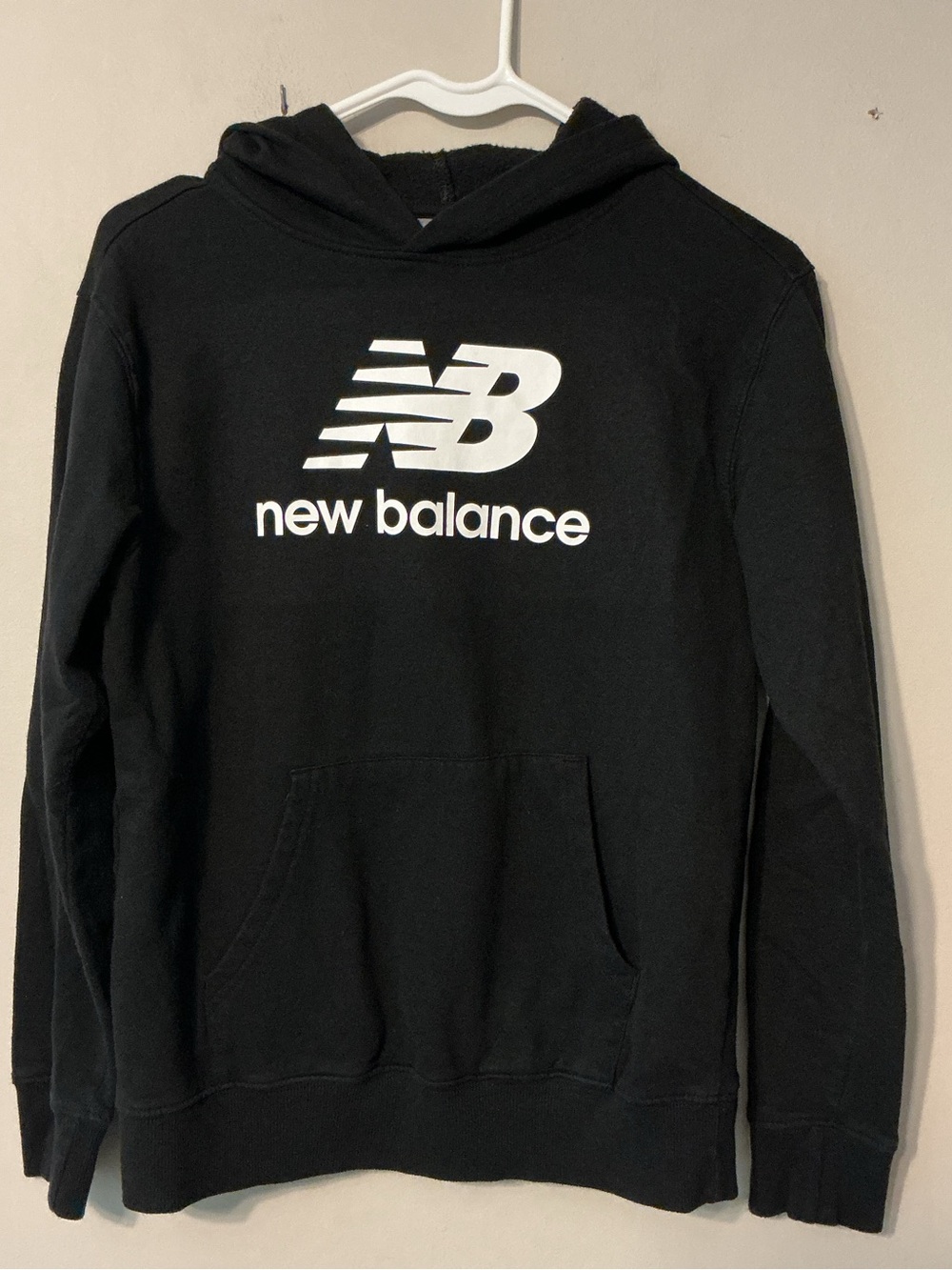 New Balance Hoodie- Juniors L(14-16)